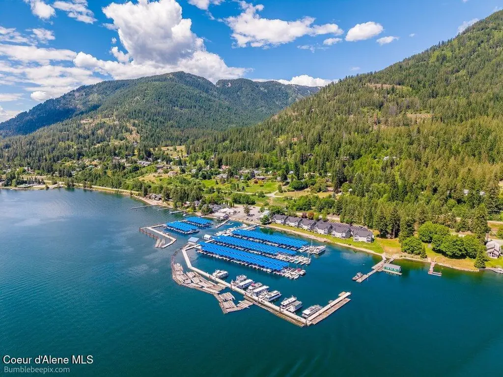 46700 E Highway 200 Hope ID 83836