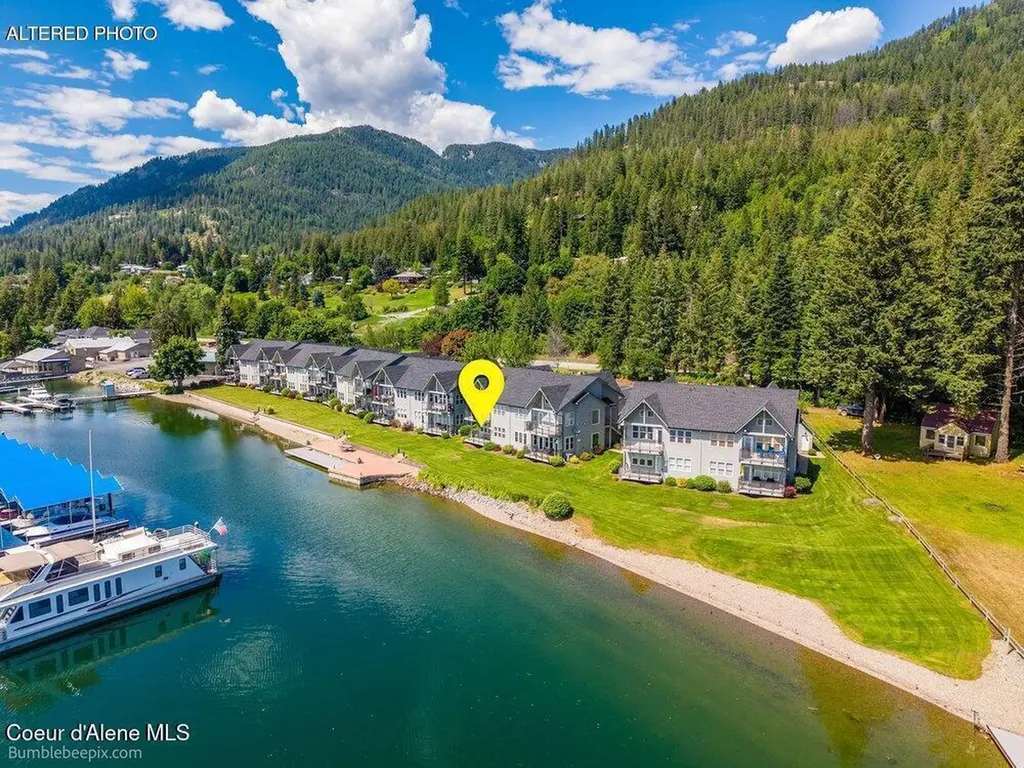 46700 E Highway 200 Hope ID 83836