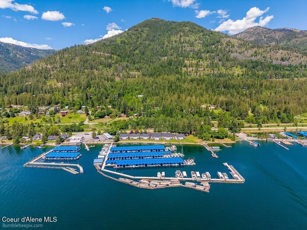 46700 E Highway 200 Hope ID 83836