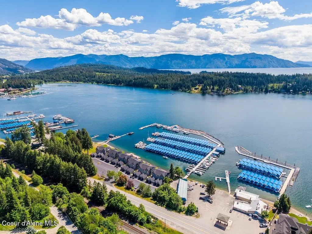 46700 E Highway 200 Hope ID 83836