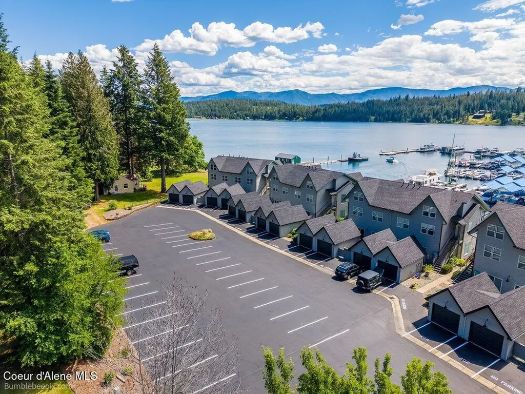 46700 E Highway 200 Hope ID 83836