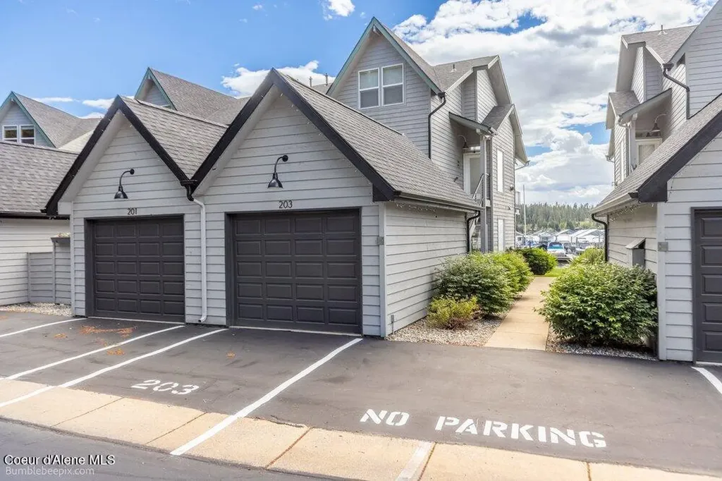 46700 E Highway 200 Hope ID 83836
