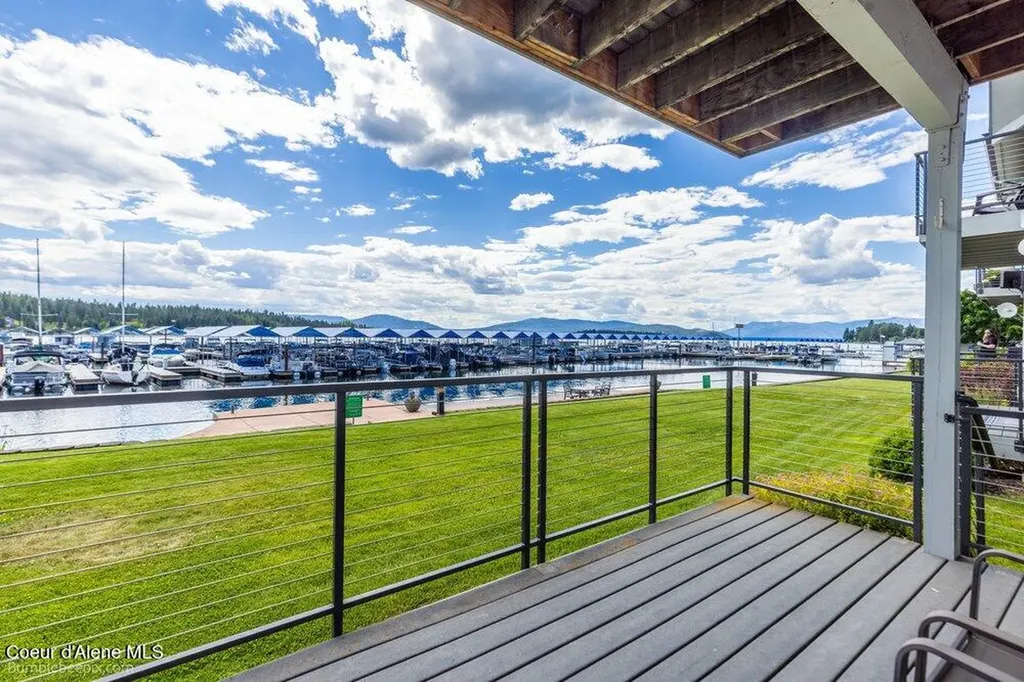 46700 E Highway 200 Hope ID 83836