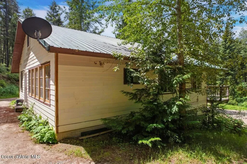 10614 Dufort Road Priest River ID 83856