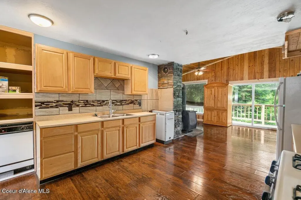 10614 Dufort Road Priest River ID 83856