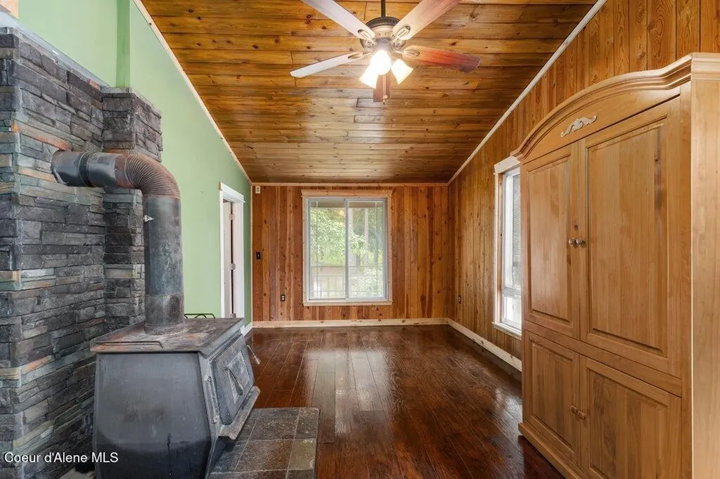 10614 Dufort Road Priest River ID 83856