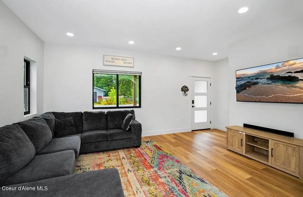140 Carnelian Avenue Ponderay ID 83852