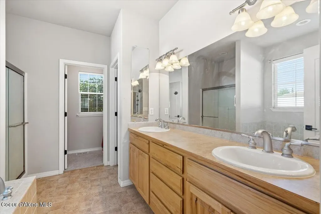 10132 N Zack Court Hayden ID 83835