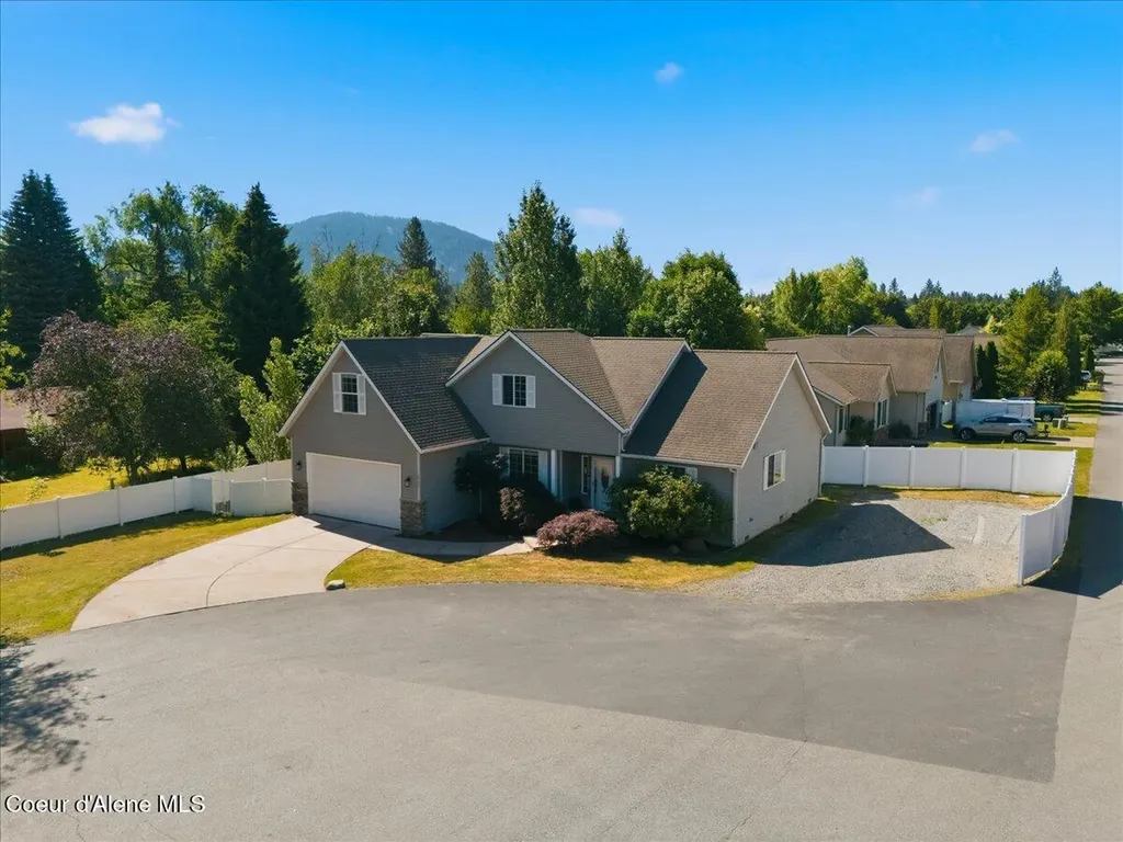 10132 N Zack Court Hayden ID 83835