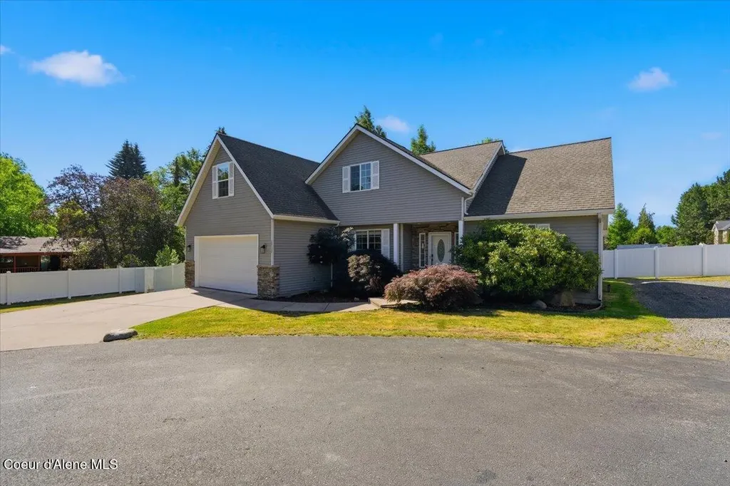 10132 N Zack Court Hayden ID 83835