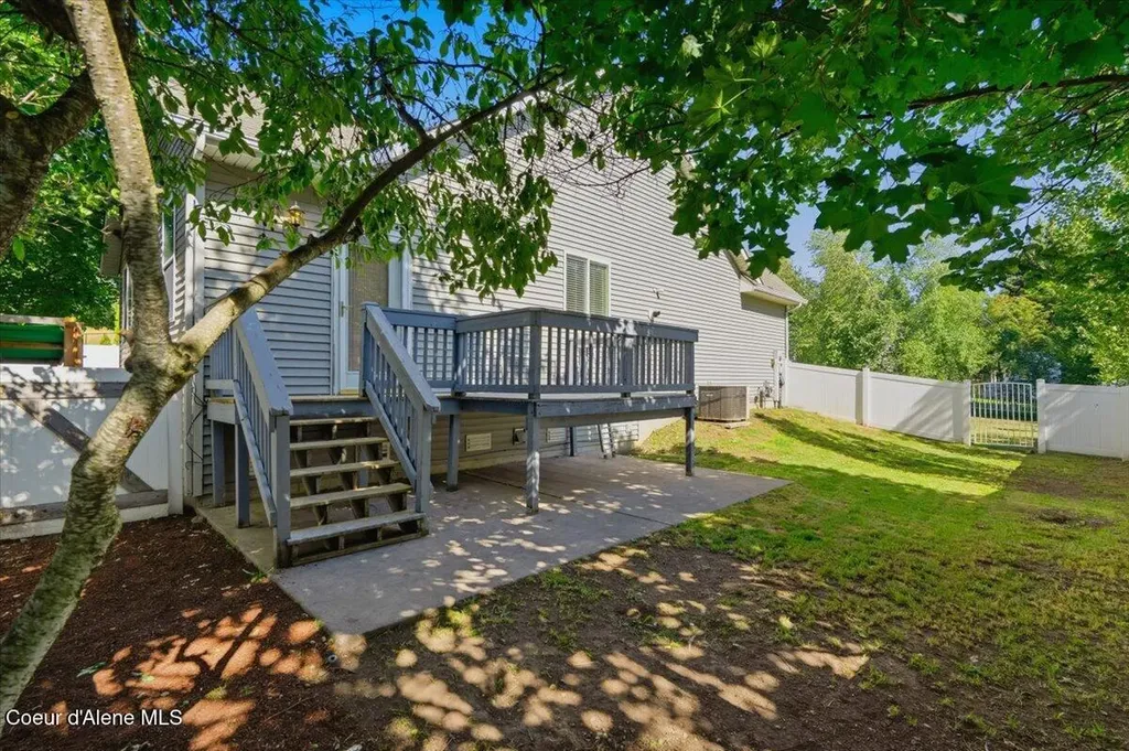 10132 N Zack Court Hayden ID 83835