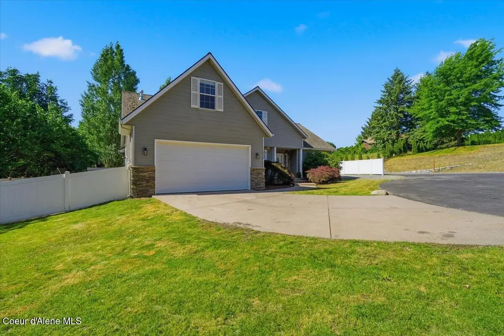 10132 N Zack Court Hayden ID 83835