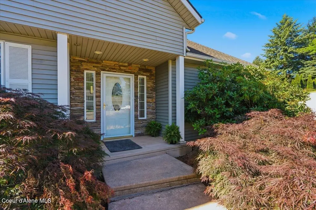 10132 N Zack Court Hayden ID 83835