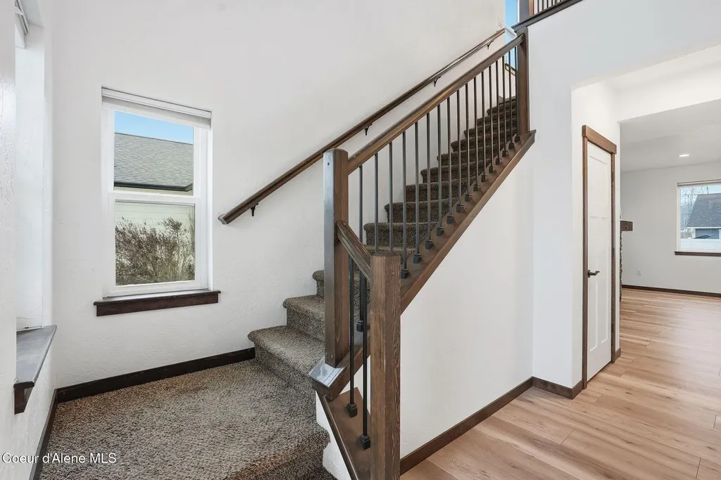 8323 W Splitrail Avenue Rathdrum ID 83858