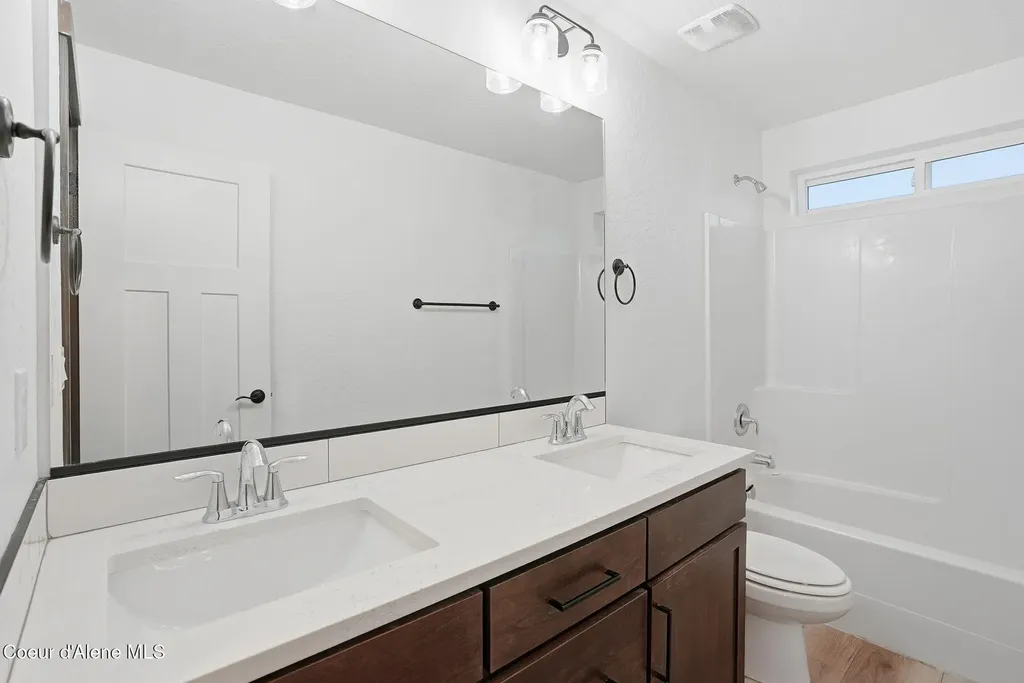 8323 W Splitrail Avenue Rathdrum ID 83858
