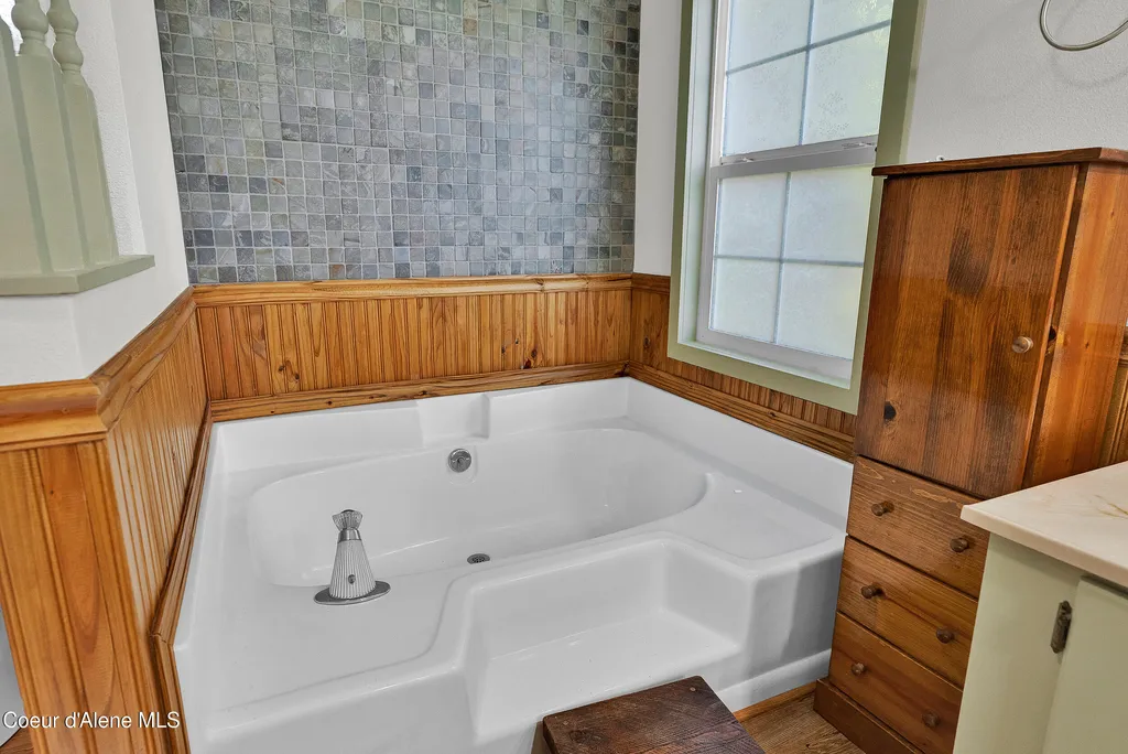 443 Herrmann Lake Road Sagle ID 83860