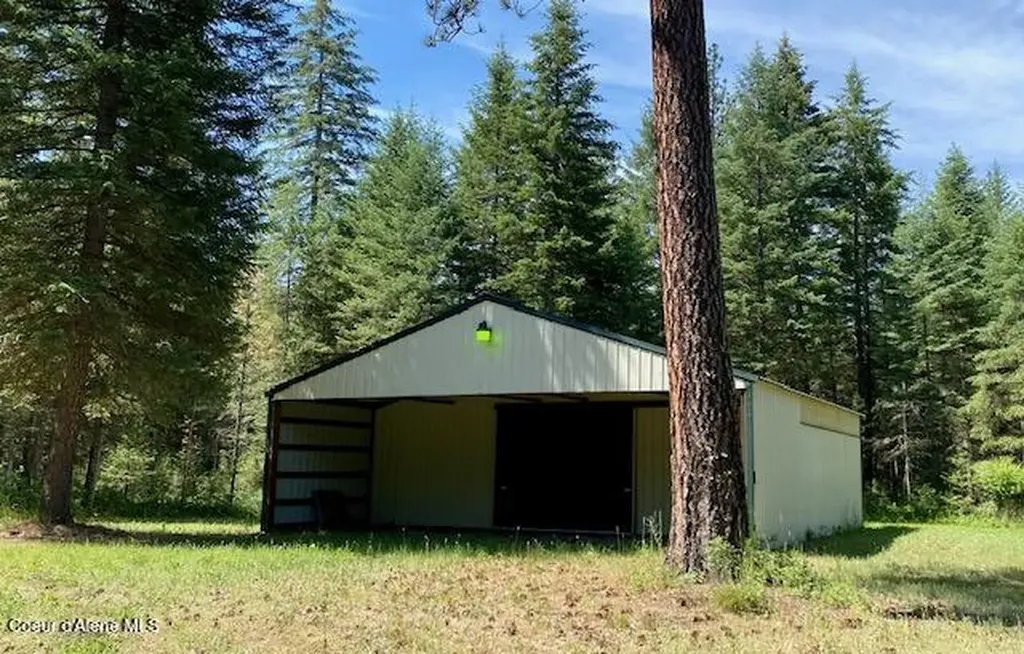 19257 N Ella Road Rathdrum ID 83858