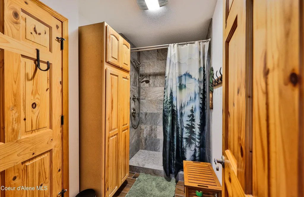 19257 N Ella Road Rathdrum ID 83858