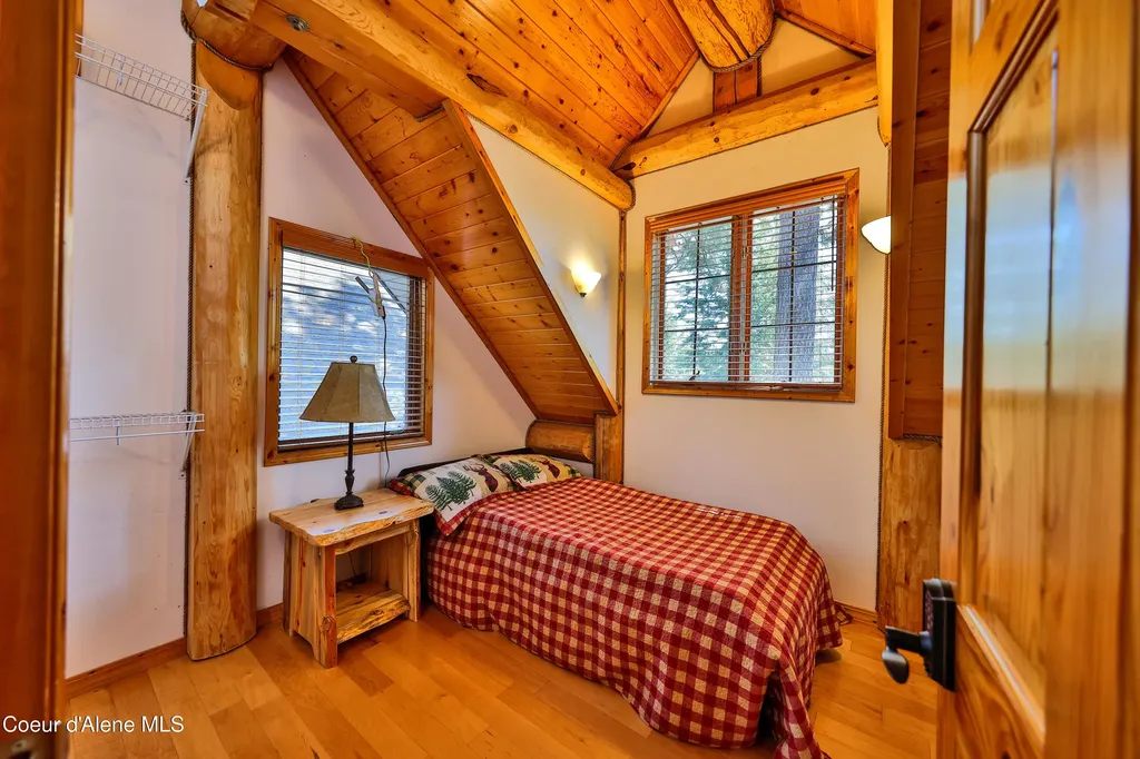 19257 N Ella Road Rathdrum ID 83858
