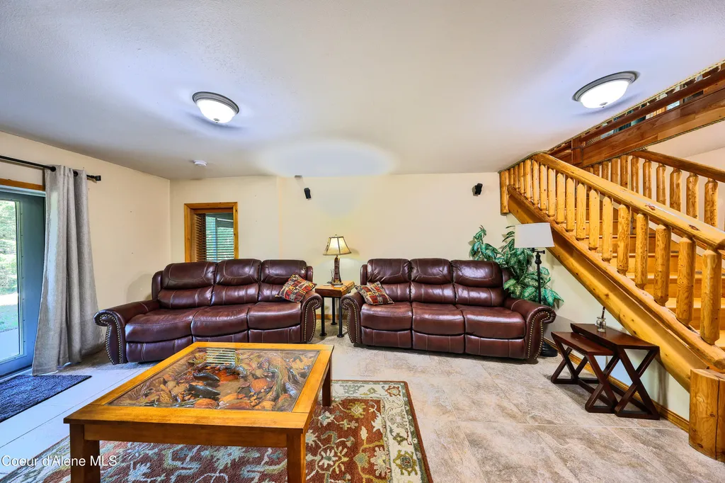 19257 N Ella Road Rathdrum ID 83858