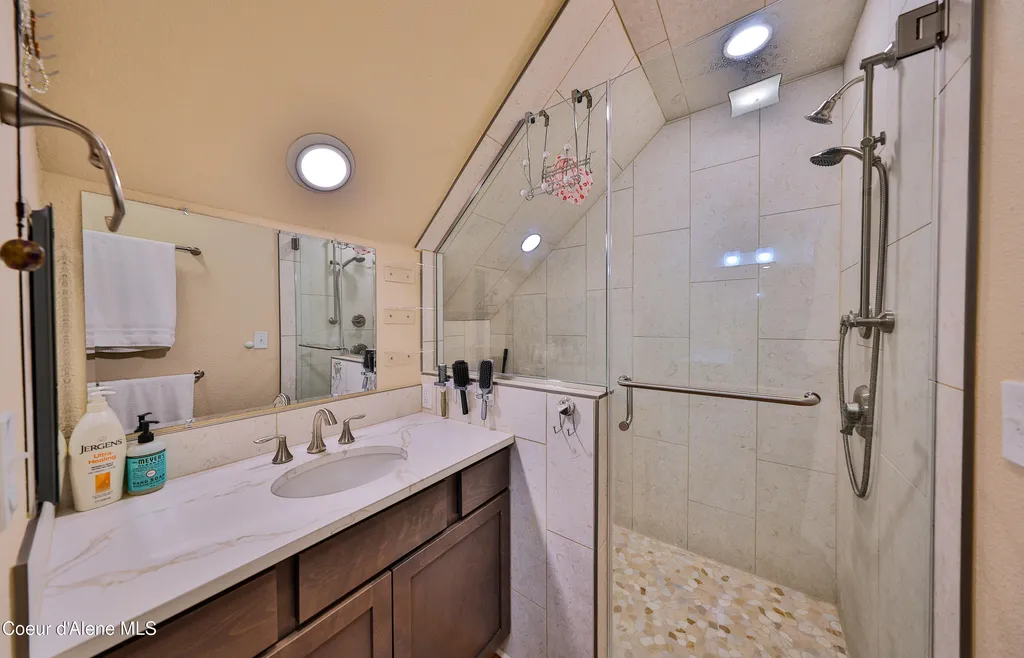 19257 N Ella Road Rathdrum ID 83858