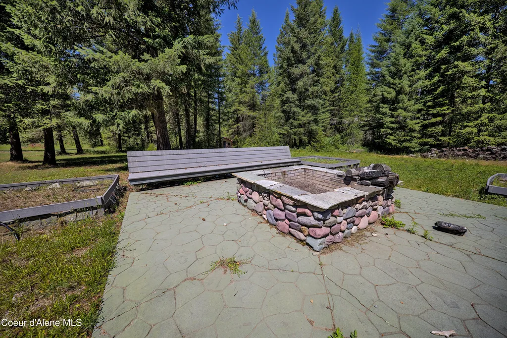 19257 N Ella Road Rathdrum ID 83858