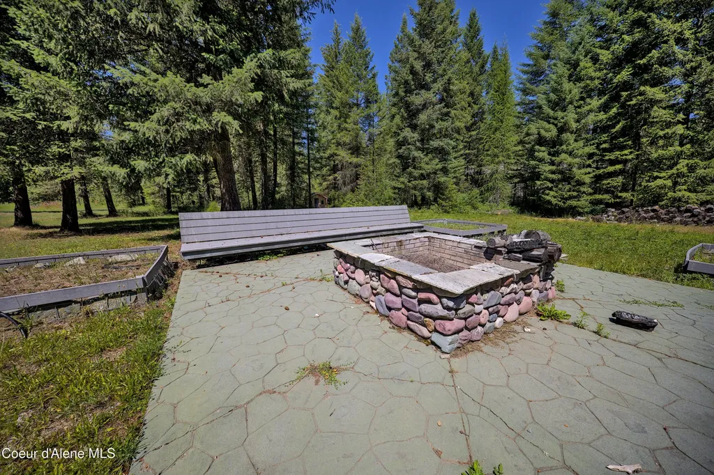 19257 N Ella Road Rathdrum ID 83858