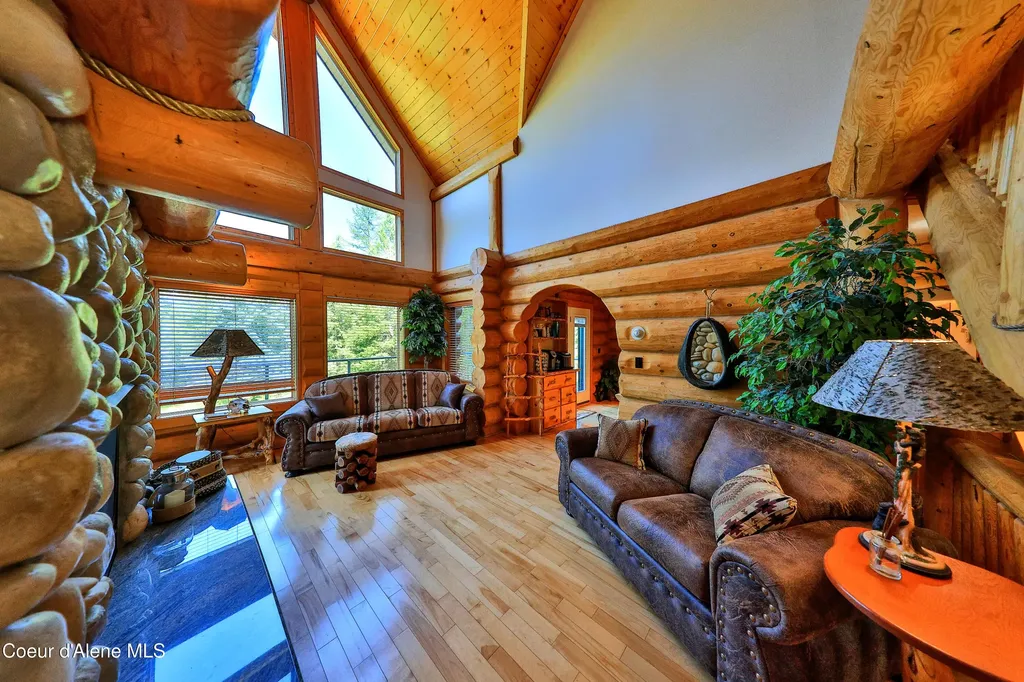 19257 N Ella Road Rathdrum ID 83858