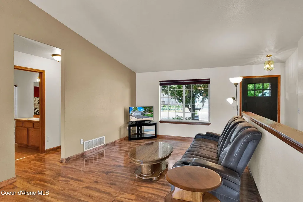 8868 N Davis Circle Hayden ID 83835