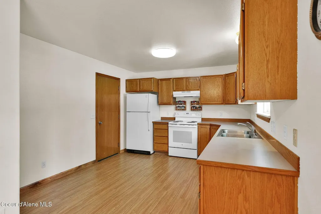 8868 N Davis Circle Hayden ID 83835