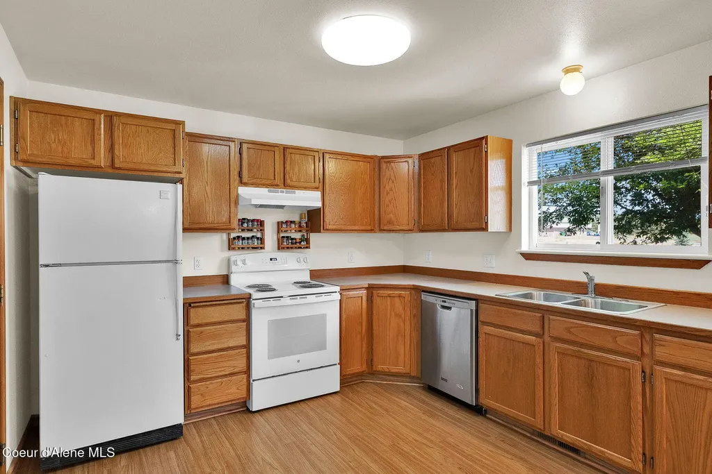 8868 N Davis Circle Hayden ID 83835