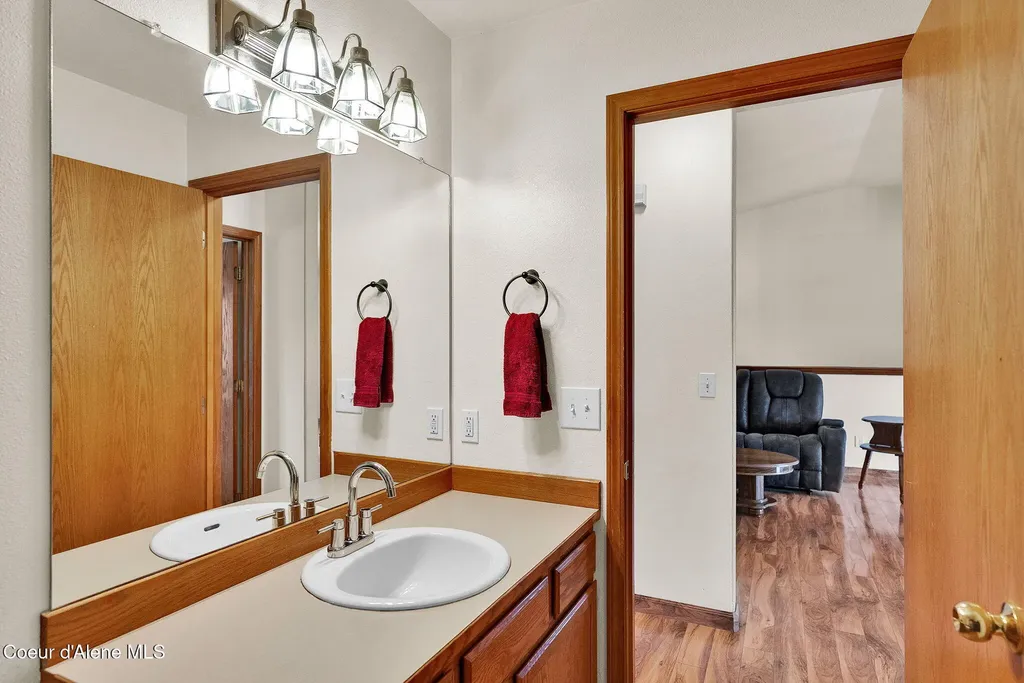 8868 N Davis Circle Hayden ID 83835