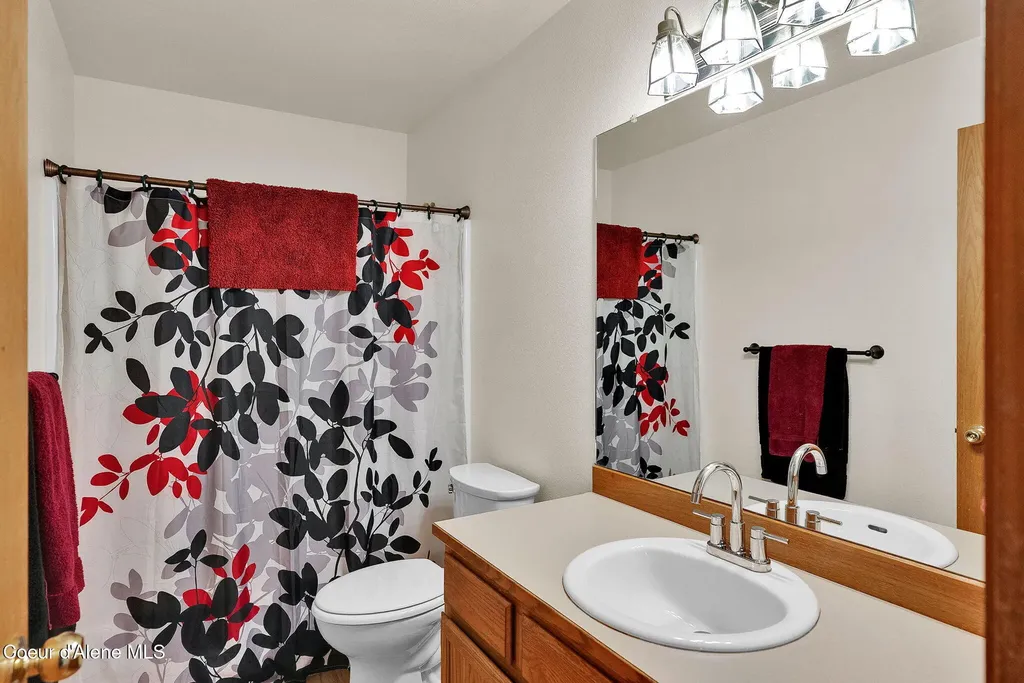 8868 N Davis Circle Hayden ID 83835