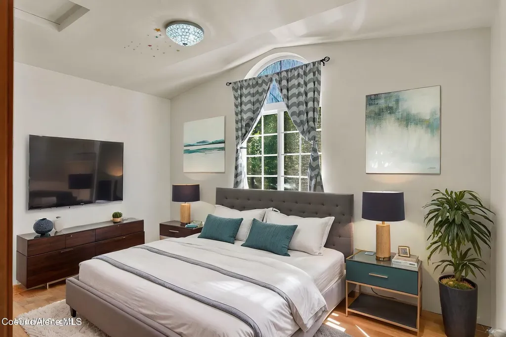 8868 N Davis Circle Hayden ID 83835