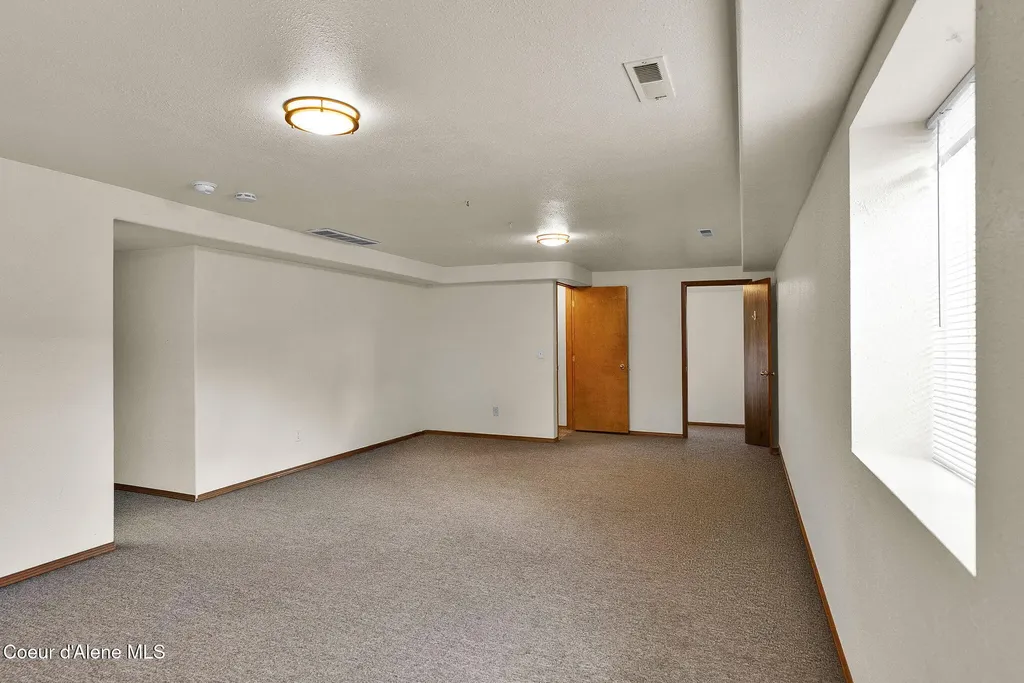 8868 N Davis Circle Hayden ID 83835