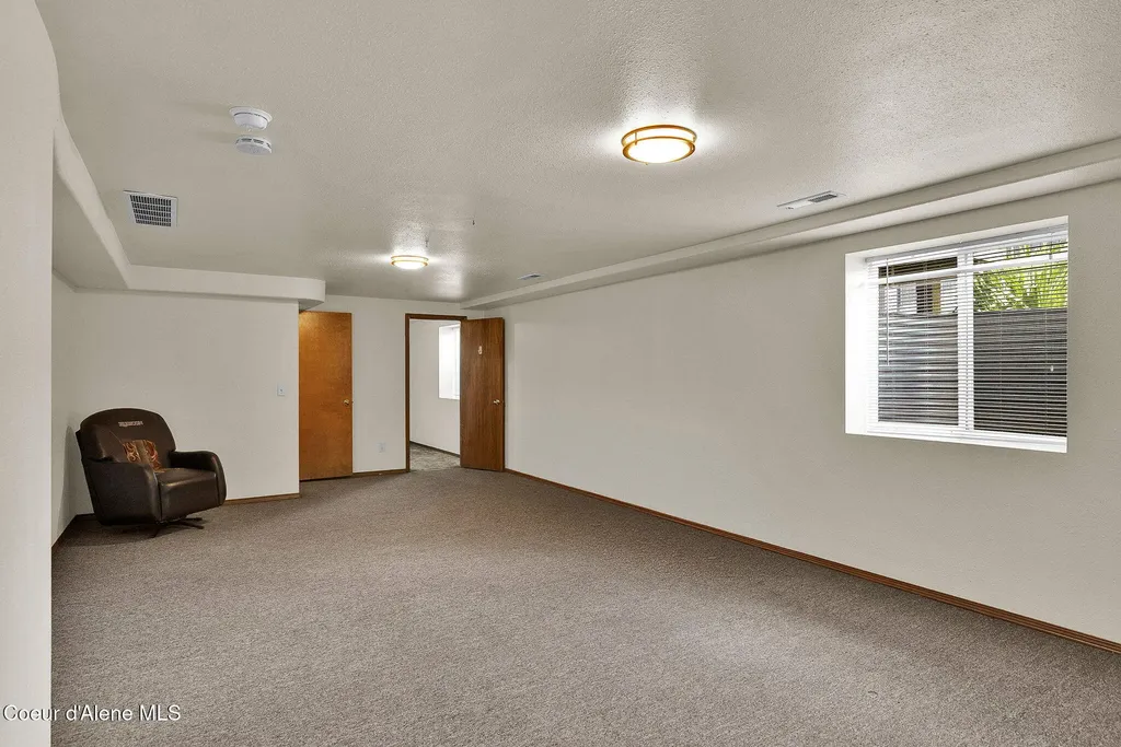 8868 N Davis Circle Hayden ID 83835