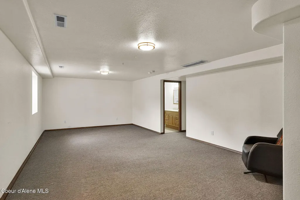 8868 N Davis Circle Hayden ID 83835