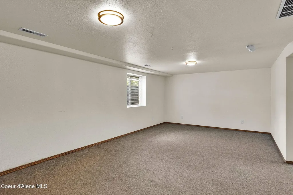 8868 N Davis Circle Hayden ID 83835