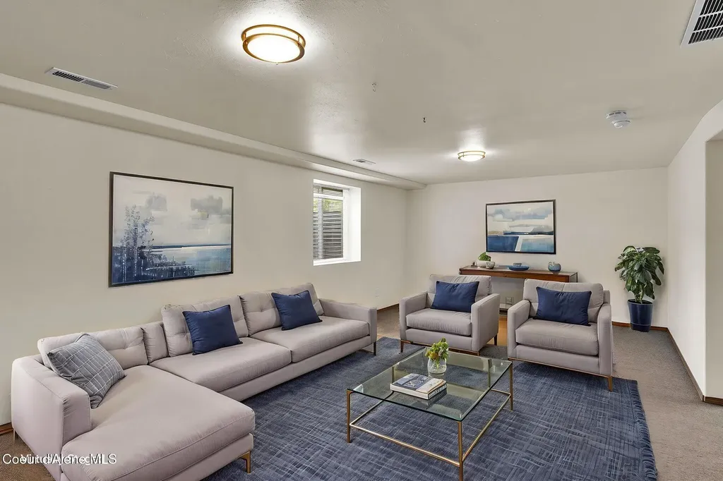8868 N Davis Circle Hayden ID 83835