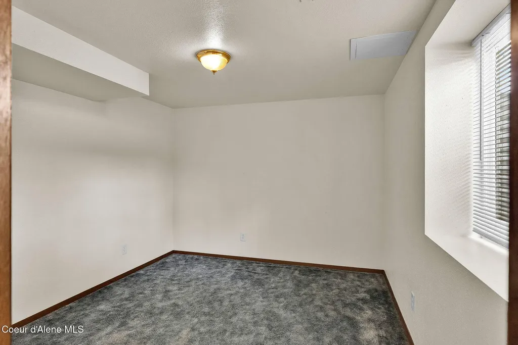8868 N Davis Circle Hayden ID 83835