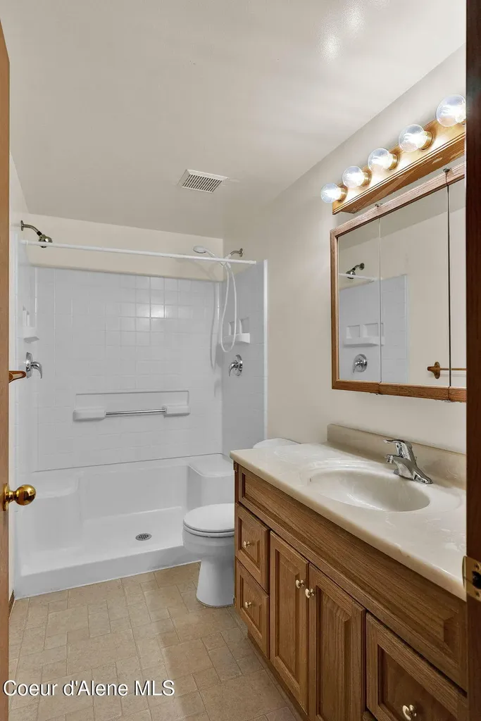 8868 N Davis Circle Hayden ID 83835