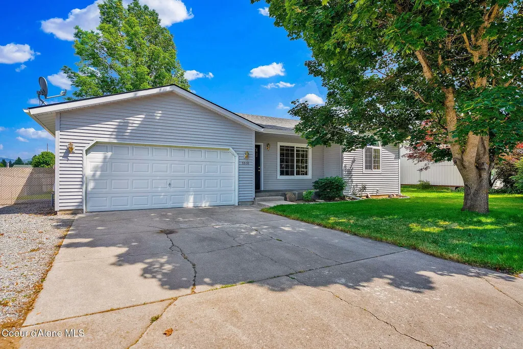 8868 N Davis Circle Hayden ID 83835