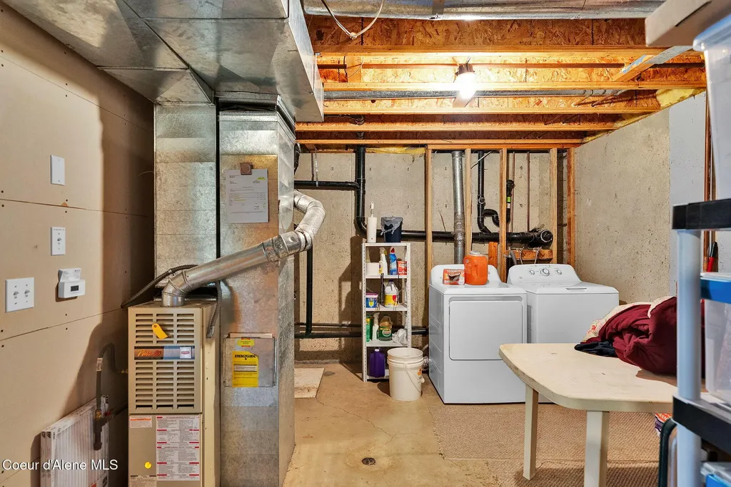 8868 N Davis Circle Hayden ID 83835