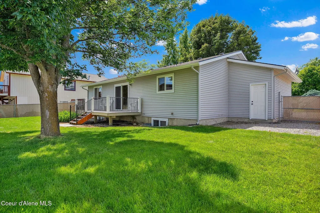 8868 N Davis Circle Hayden ID 83835