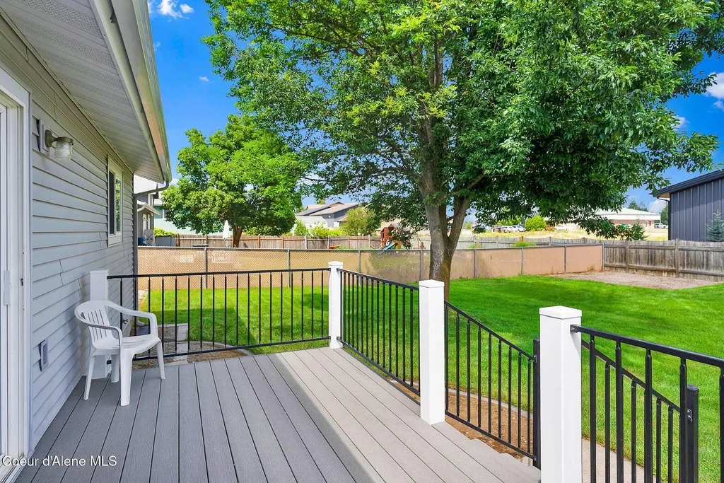 8868 N Davis Circle Hayden ID 83835