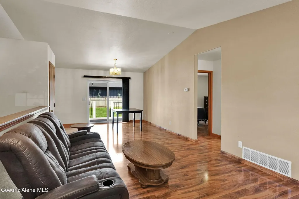 8868 N Davis Circle Hayden ID 83835