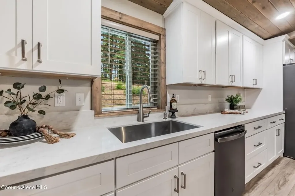 477 Holley Glen Road Priest River ID 83856