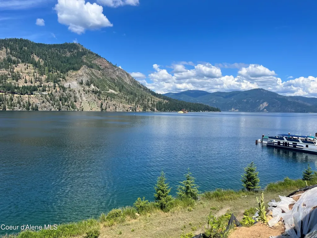 18194 E. Mount Eagen Loop #5 Bayview ID 83803