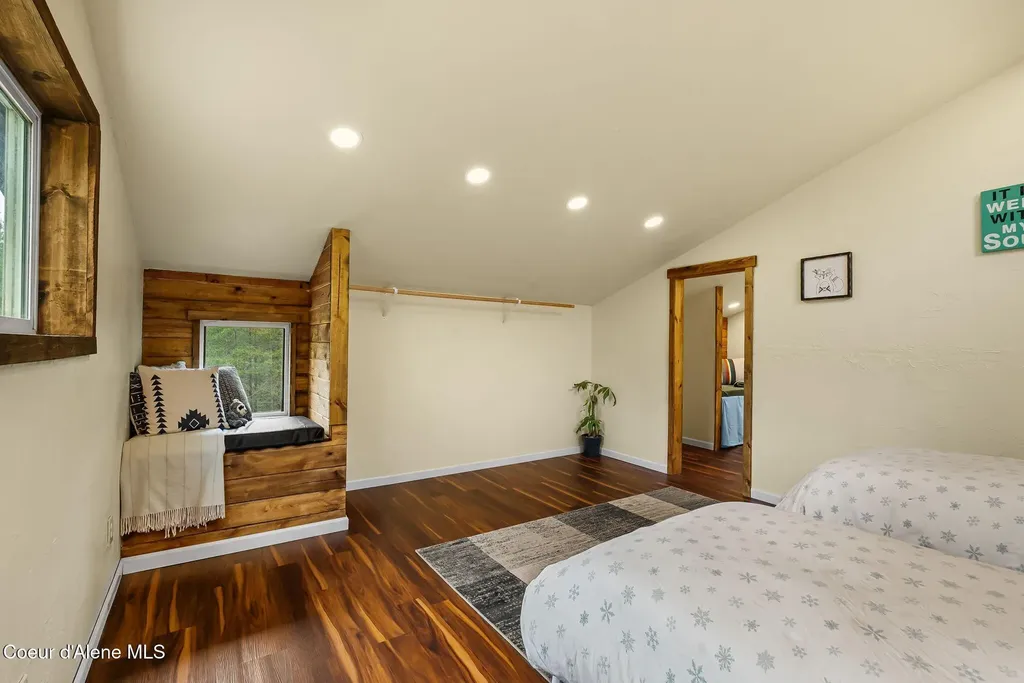 840 Artisan Way Sandpoint ID 83864