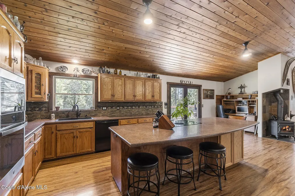4684 E Wildlife Trail Hayden ID 83835